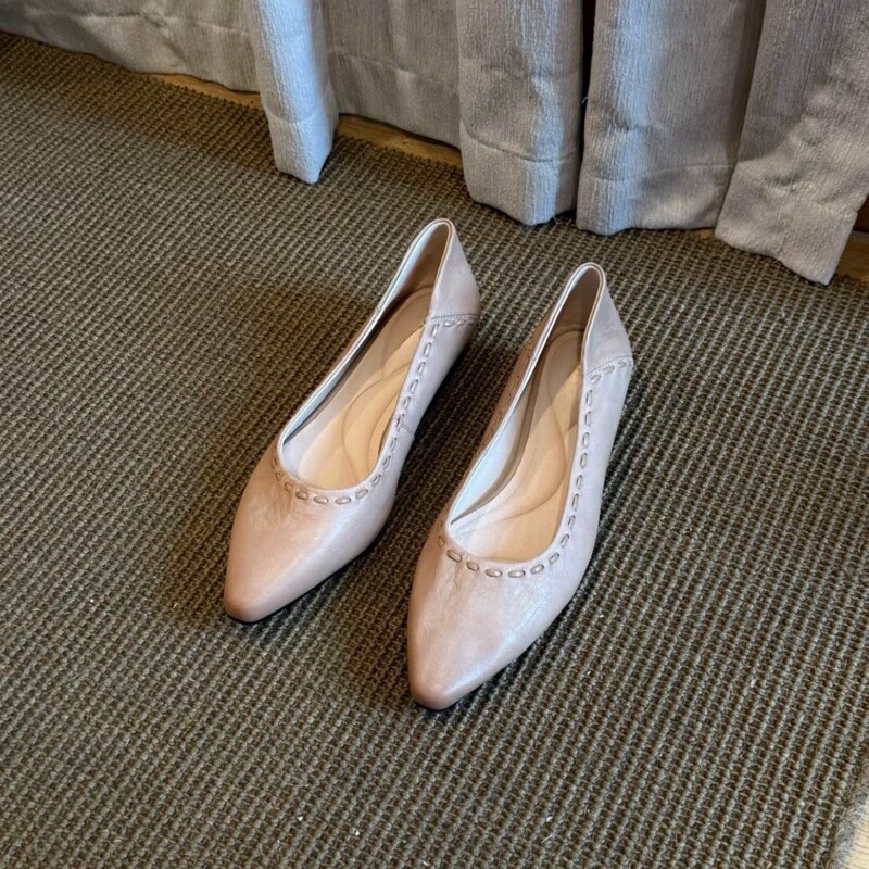In-Stock Version~Genuine Leather Elegant and Comfortable Pointed-Toe Shallow-Mouthed Single Shoes for Women, Stylish and Versatile, Suitable for Commuting, Low-Heeled Work Shoes In-Stock Version~Genuine Leather Elegant and Comfortable Pointed-Toe Shallow-Mouthed Single Shoes for Women, Stylish and Versatile, Suitable for Commuting, Low-Heeled Work Shoes