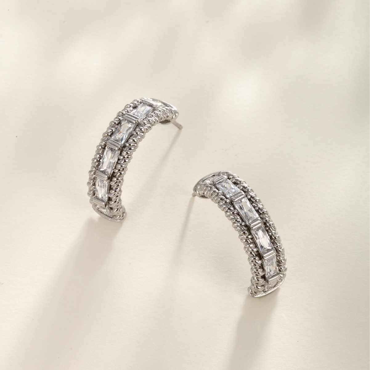 Xuping joyas nuevas gemas artificiales en forma de C pendientes de orejas mujeres lujosas atmósfera europea y americana pendientes de nicho
