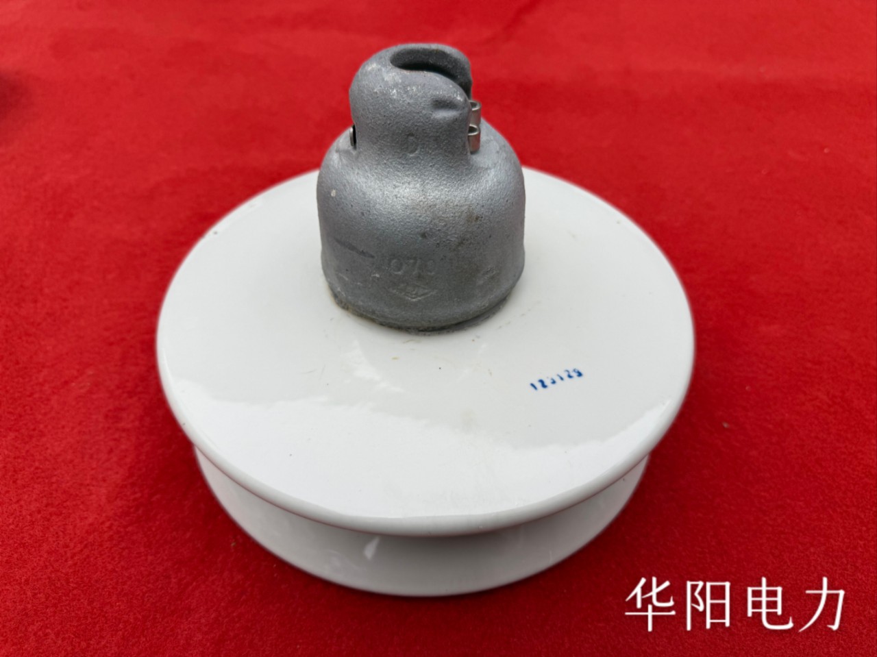 厂家源头生产多种样式绝缘子陶瓷绝缘子XWP-70