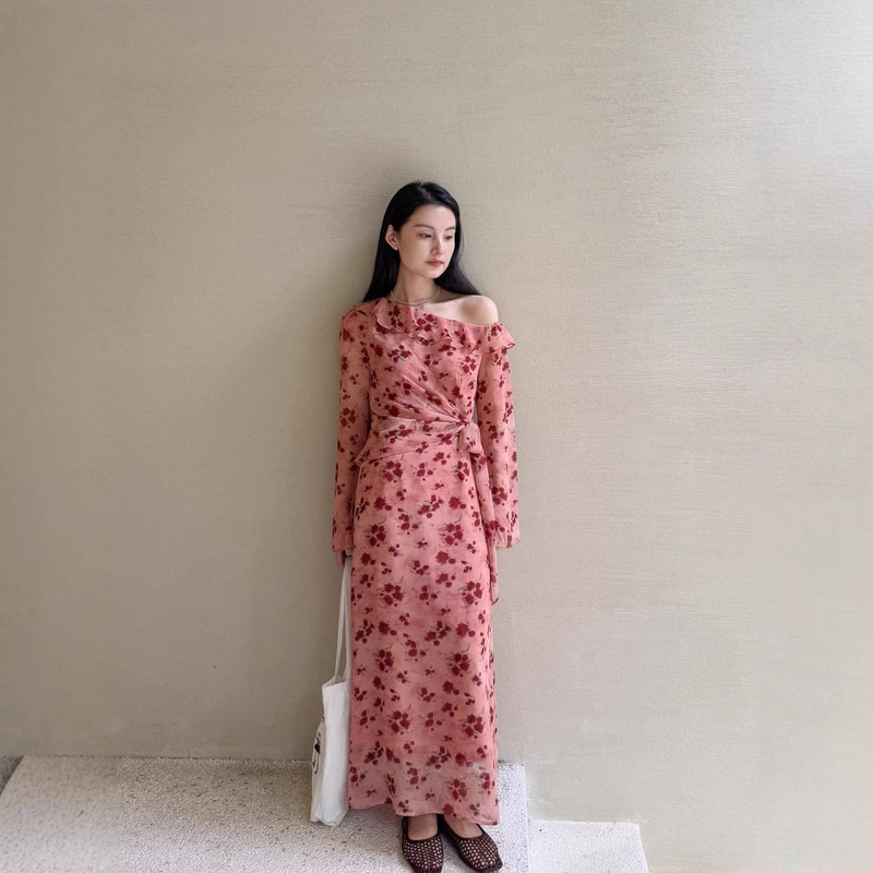 Auntie-Style One-Shoulder Long Dress 2026 Spring/Summer Digm Holiday Style Floral Ruffle Collar Tie-Up Dress for Women 16074