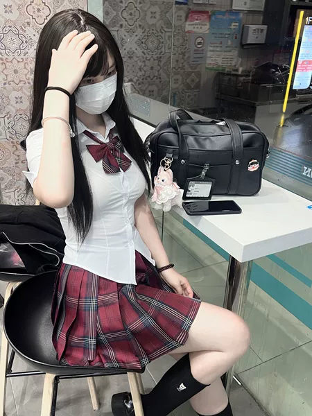 Honkong + bow tie