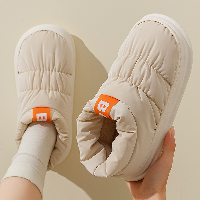 Zapatillas acolchadas de algodón para hombres, zapatos acolchados de algodón engrosados antideslizantes impermeables para el invierno, zapatillas acolchadas de algodón para el hogar de la pareja para el invierno