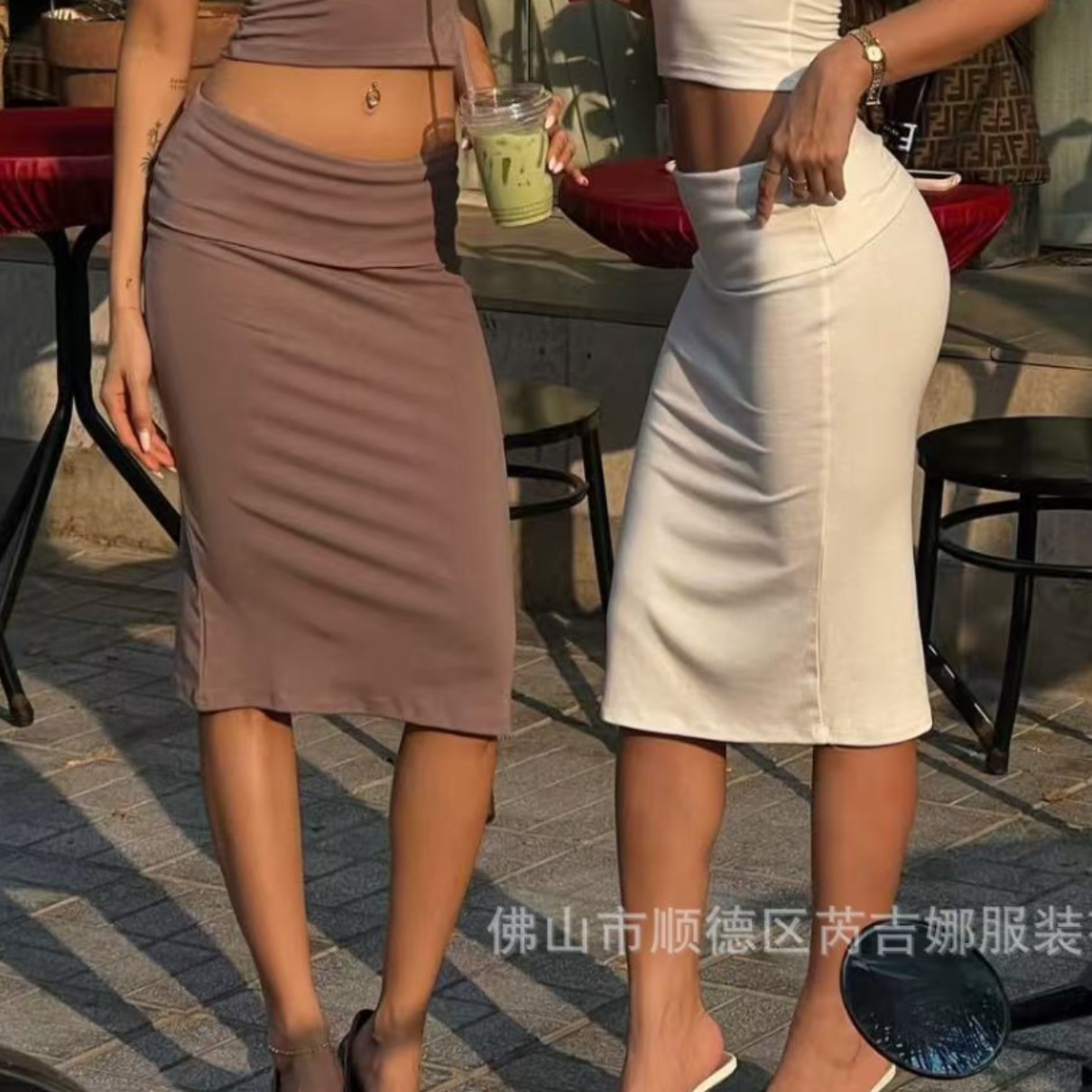 Regina's Spicy Girl Style Tight-Fitting Solid Color Mid-Length Skirt for Casual Commuting, Slim Fit, Flattering, Hip-Hugging, Everyday Wear