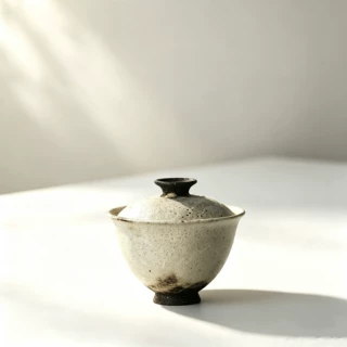 紫砂粗陶手工侘寂风粉引盖碗 日式复古粗陶茶碗残破防汤盖碗新荷