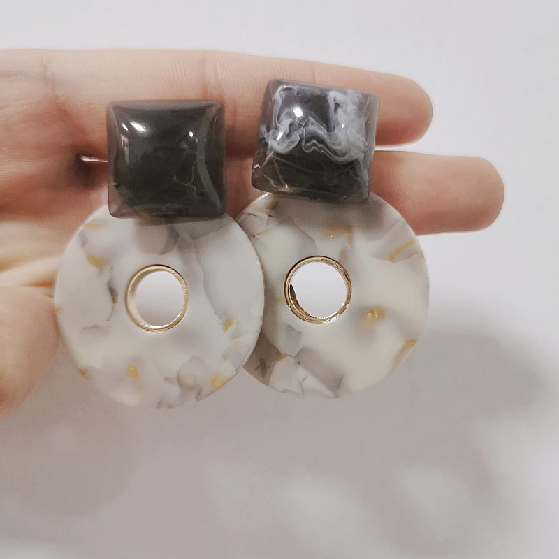 13g Weight No Inlaid Inlay Material Earrings Classification Business, Party, Birthday, Festival Occasion Geometric Pattern Women'S Gender Fashion Style White, Pink, Purple, Yellow Color Clashing Color Geometric Circle Resin Earrings Wholesale Nihaojewelry 4