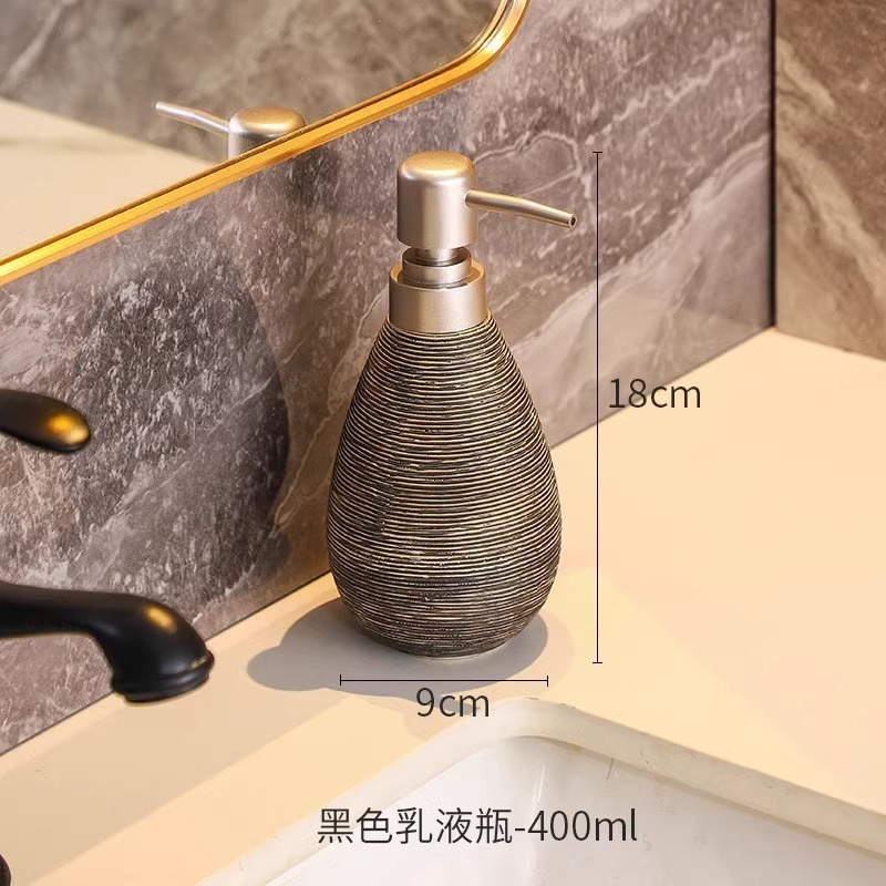 レトロ創意浴室入浴露瓶分注瓶乳液は日本式トイレ陶磁器手洗い液瓶を押します。|undefined