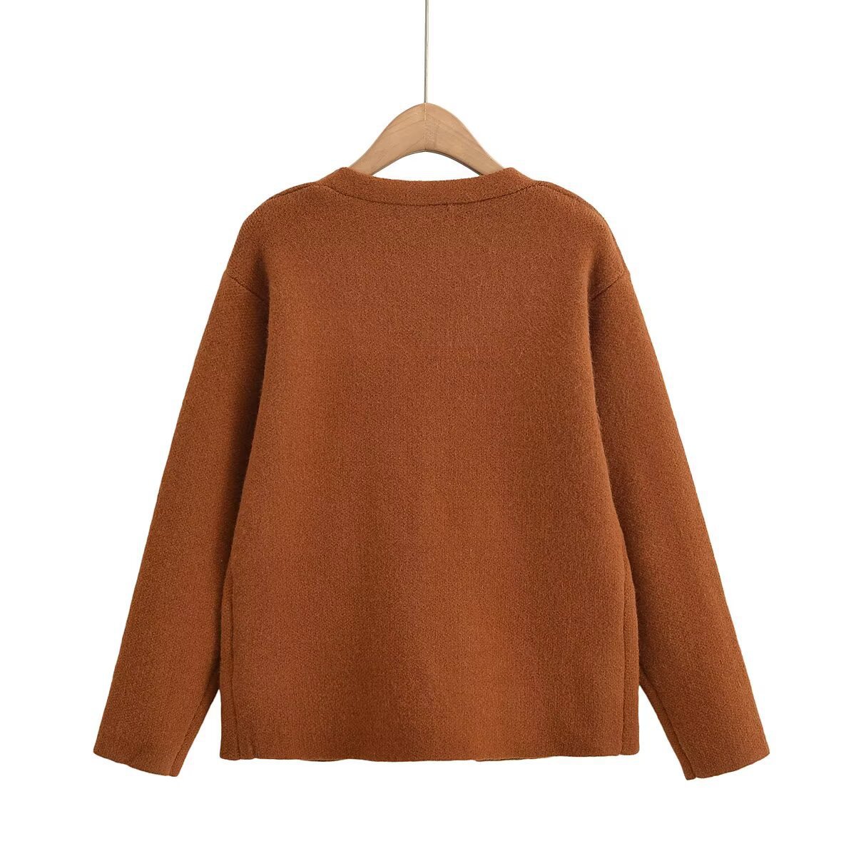 New Fashion Elegant Comfortable Commuter Metal Buckle Decoration V-neck Sweater Coat