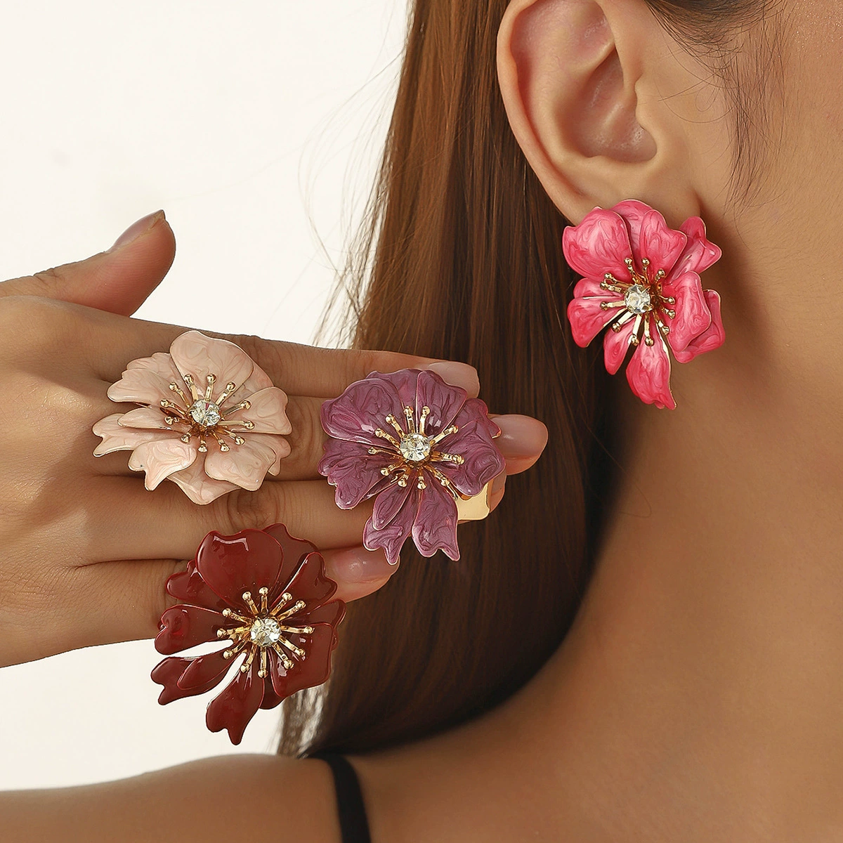 Серьги в стиле рокко? Wait careful: The input: "Retro earrings, french style, flowered, light luxury style, high-quality style". Translate preserving meaning: