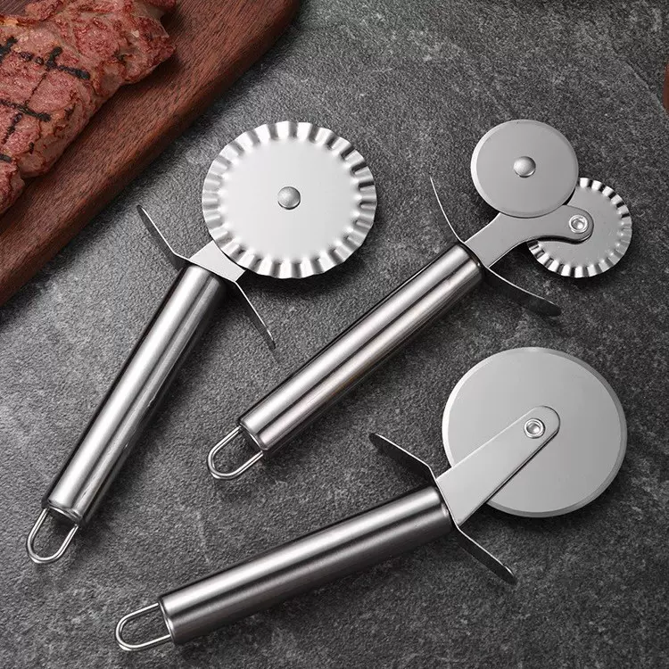 不锈钢滚轮披萨刀创意薄饼单轮刀西餐双轮刀生日蛋糕铲烘焙工具