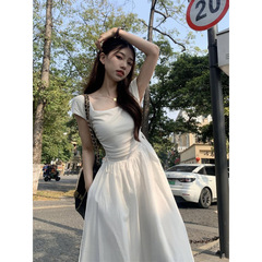 法式白色方领无袖背心连衣裙夏季新款小个子甜美收腰显瘦a字长裙