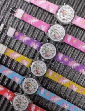 Aisha Niña de dibujos animados impreso reloj de cuarzo luminoso 2023 reloj para niños lindos al por mayor de suministro transfronterizo