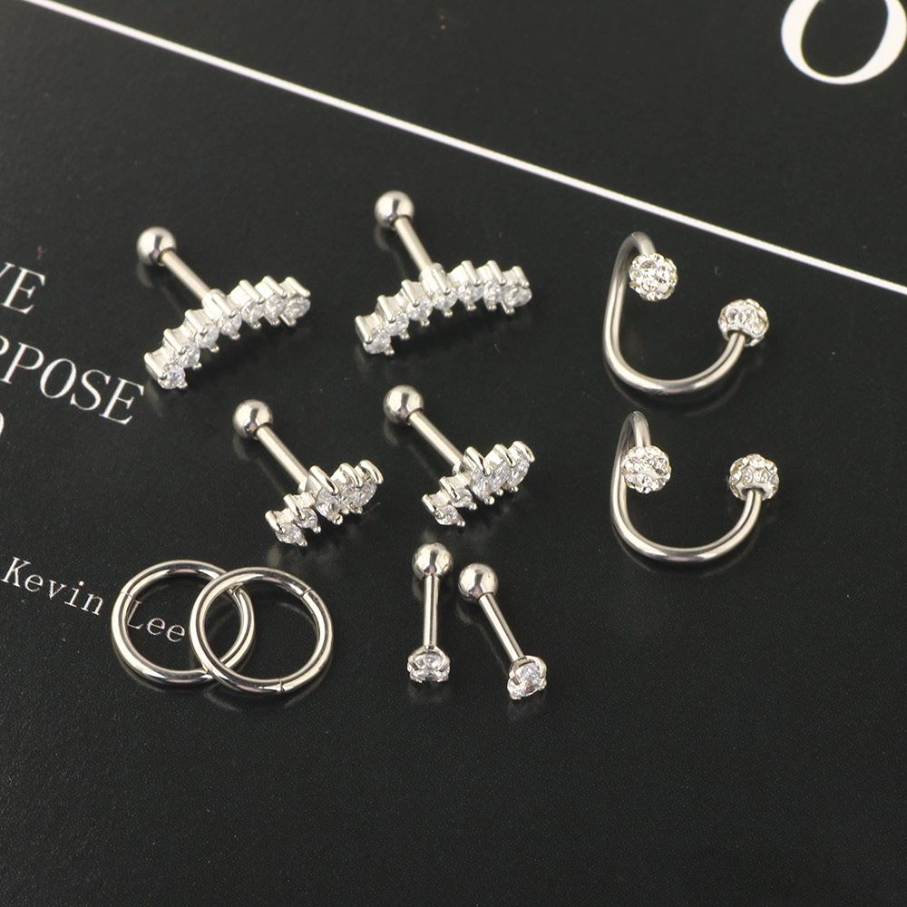 16G labret stud size and finish detail