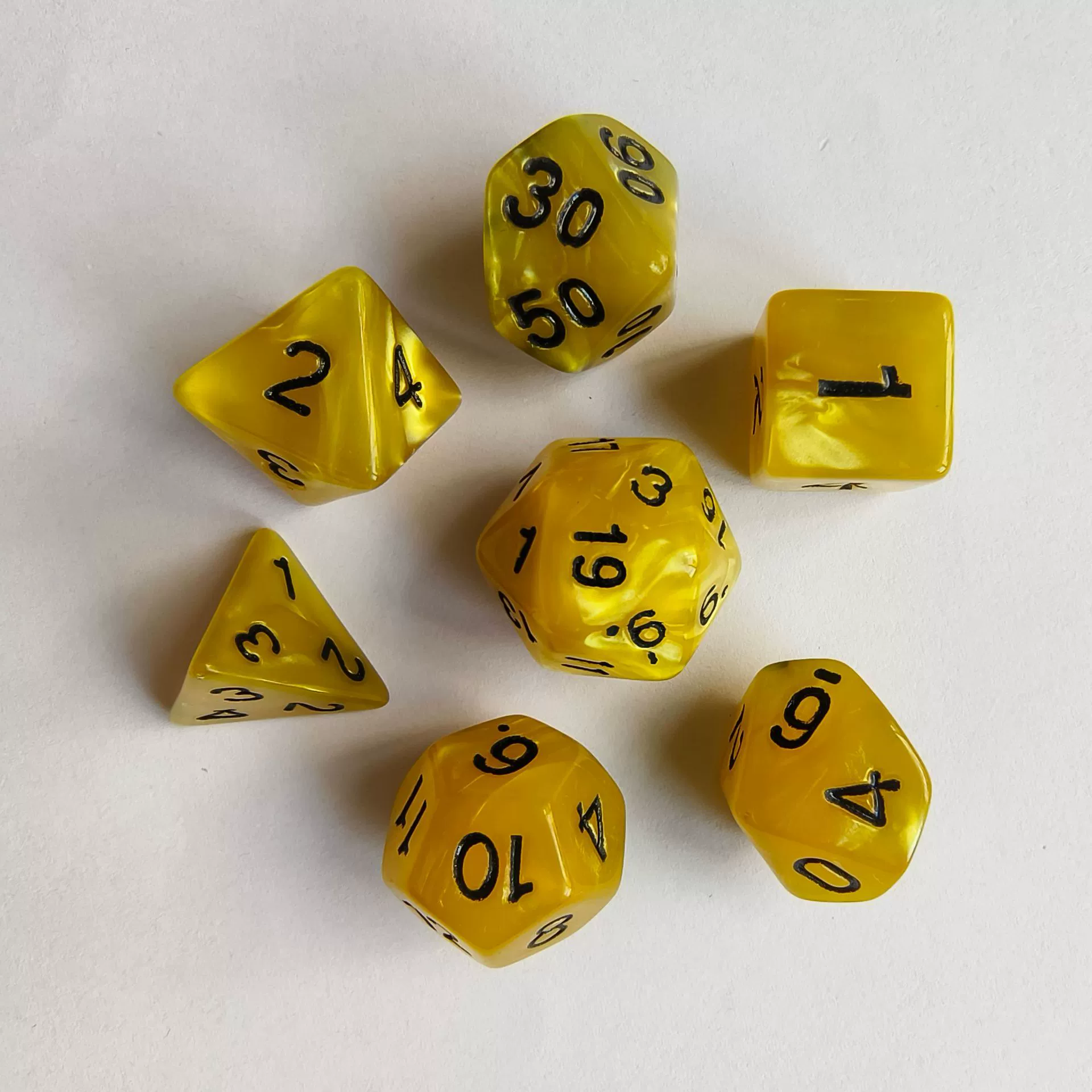 Granules from pearl, set, digital dice