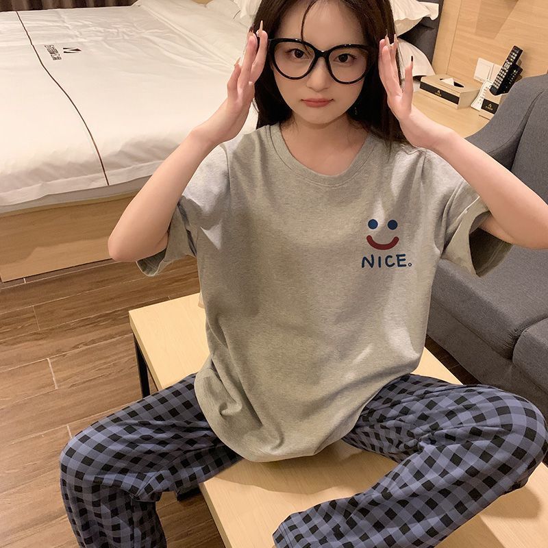 짧고 긴 회색 웃는 얼굴