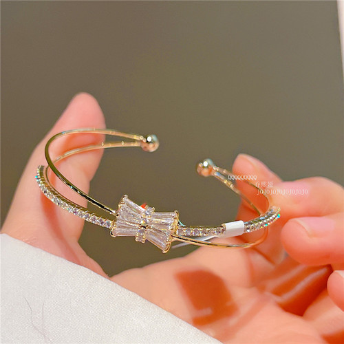 Sweet and Simple Butterfly Knot Bracelet  White Sparkling Instagram Style Exquisite Accessory Jewelry Bracelet J300