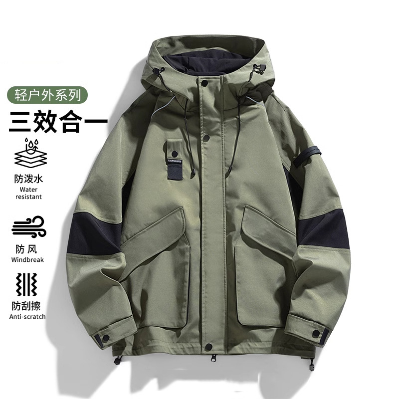秋冬の新商品にベルベットをつけてコートを着ている男性の日系機能カジュアルな突撃服の工装と帽子のトレンドジャケット男|undefined
