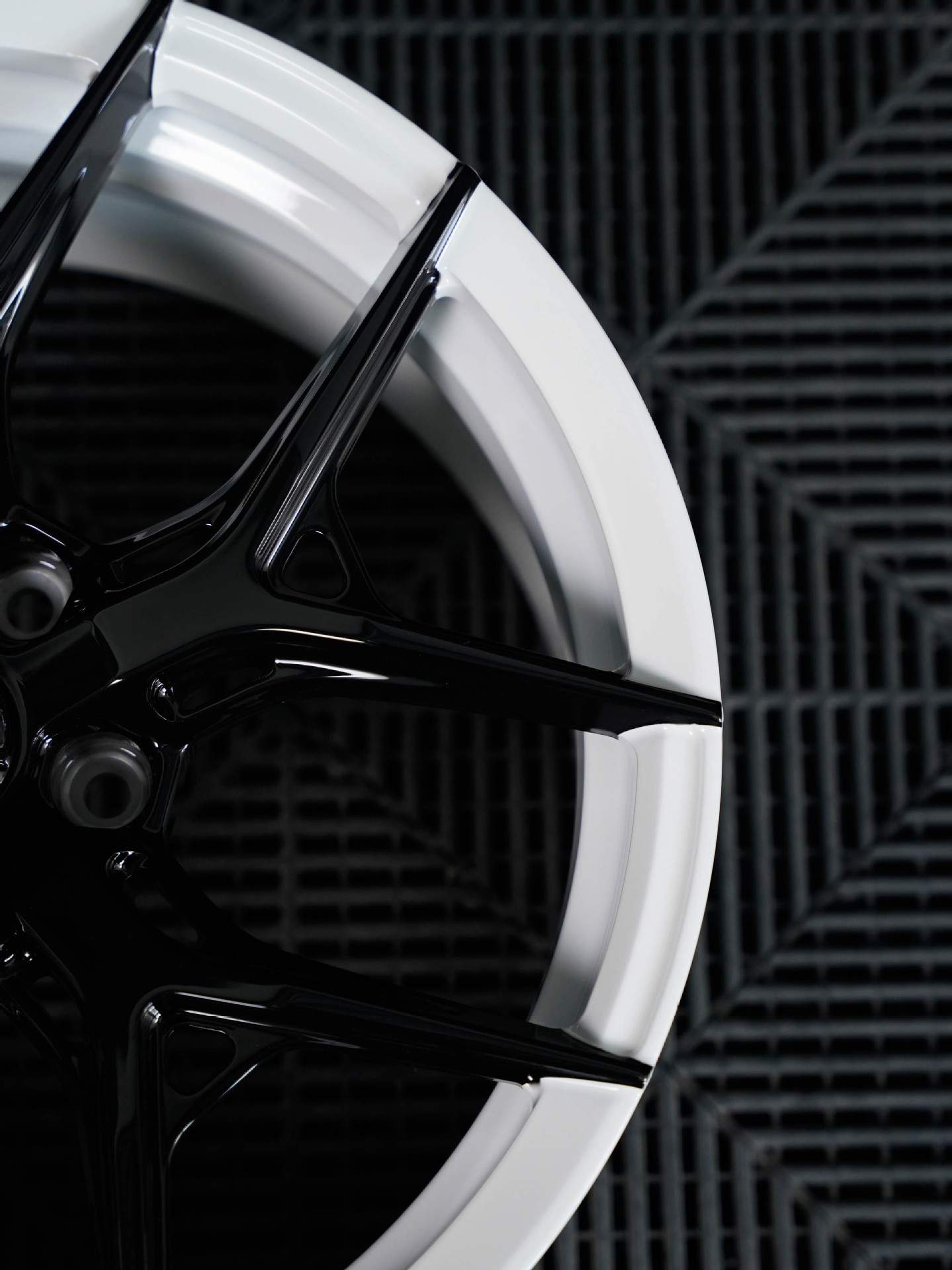 Customized cross-border car wheel hubs for travel RVs and SUVs, full-size mechanical matching steel rims and wheel hubs customization
