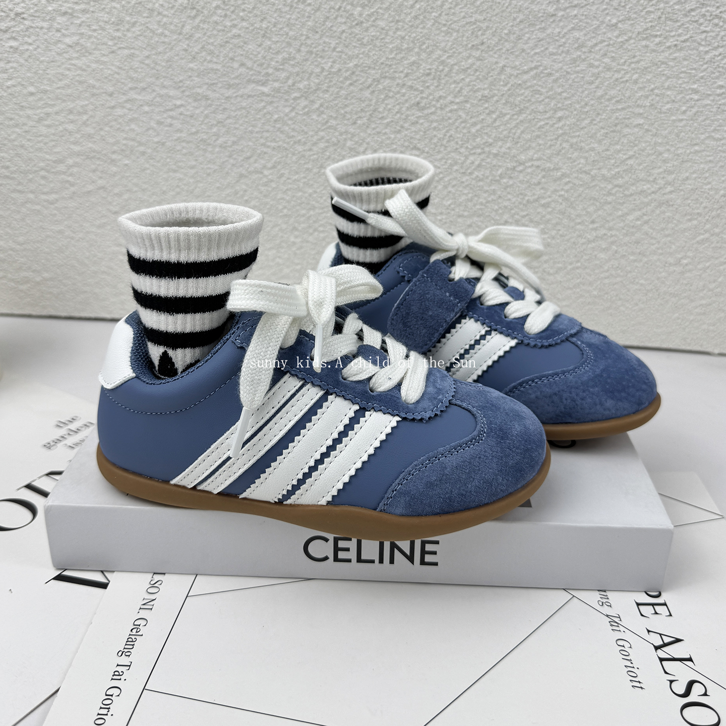 2025 zapatos coreanos de entrenamiento para niños zapatos de otoño nuevos zapatos de skate para niñas Agan zapatos deportivos ligeros para niños versátiles