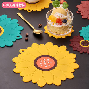 Source manufacturer Sunflower Nordic heat insulation pad Home dining plate pad Heat-proof and scald-proof bowl plate pad Tea pad Foreign trade