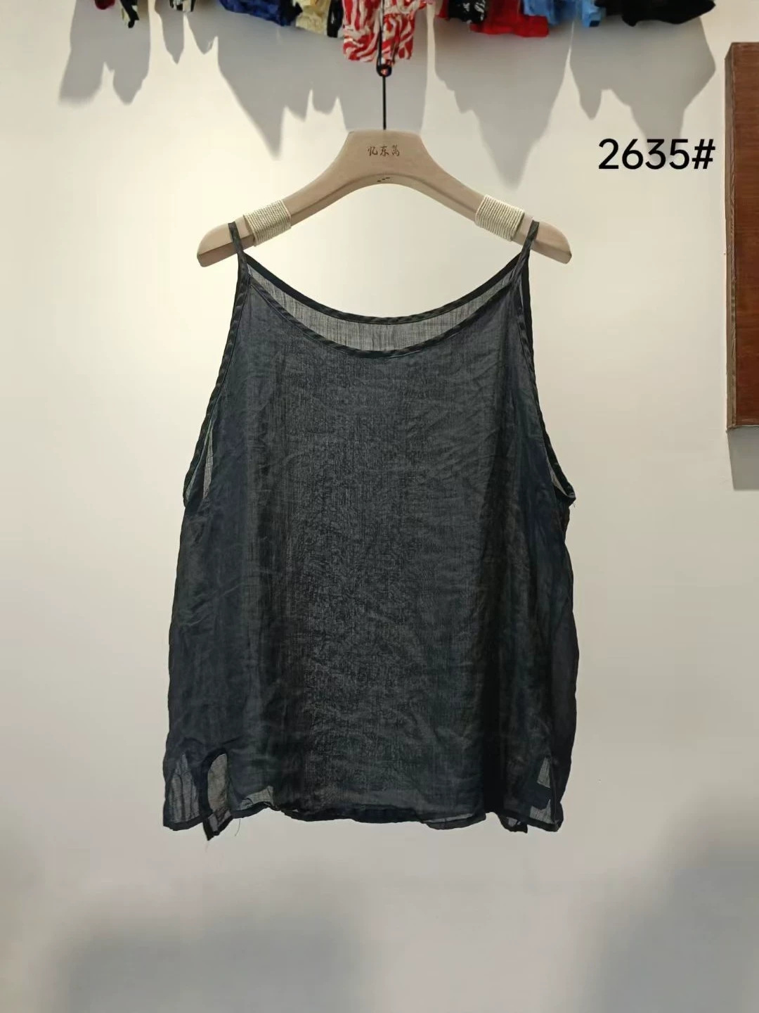 Solid color summer breathable thin top with cups