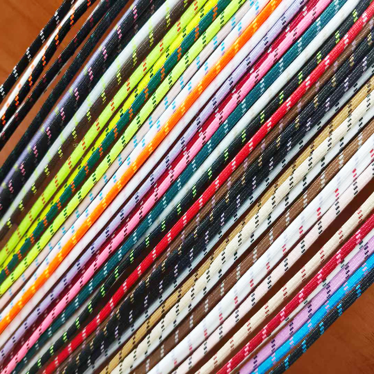48 colores en stock 3mm poliéster encriptado color DIY trenzado Miu sistema punto de salto cuerda de sombrero redondo cuerda de colgante de núcleo de color