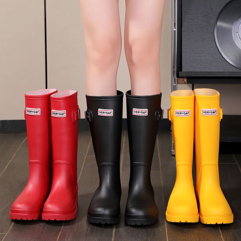 Thickened red high-top high-heeled rain boots for women, fashionable outdoor camping and wading, all-season waterproof work rain boots