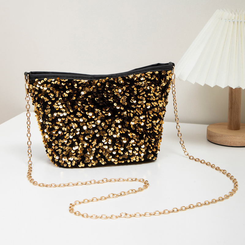 Bolsas de diafragma de moda cool para mujeres verano 2025 nueva moda de mano de cena nicho cadena de brazo bolsas de mochila image 11