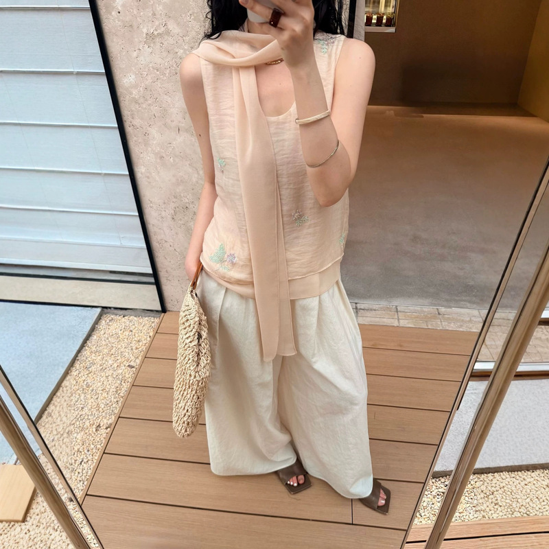 【Digm】Minimalist High-End Style with Heavy Beading and Embroidery Design, Round Neck, Loose Fit, Slimming Sleeveless Top