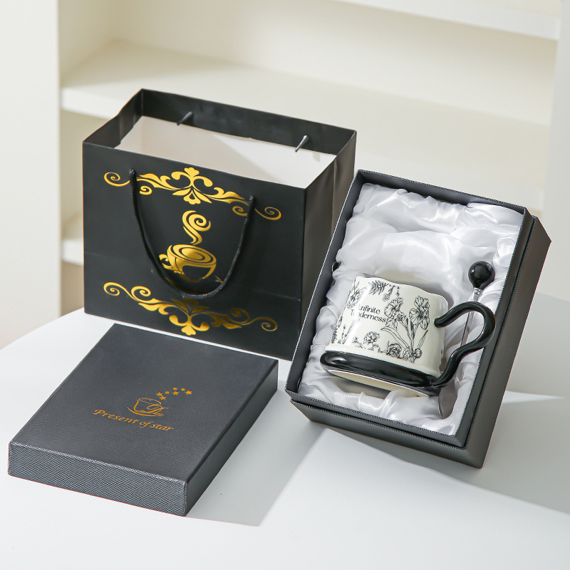 Tazas de cerámica de alto valor nominal tazas de café tazas de leche de alto nivel de sensación de taza de agua casera regalos de mano al por mayor