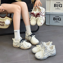 2026早春新款刺绣德训鞋女厚底内增高休闲鞋软底久站不累脚运动鞋