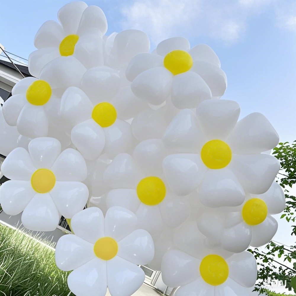 El nuevo globo de película de aluminio con forma de margarita pequeña ins globo de crisantemo bebé fiesta de cumpleaños infantil globo de margarita blanca