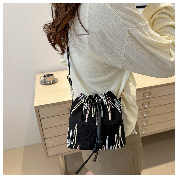 Single-shoulder bag, Korean-style drawstring, fresh and girlish crossbody bag, large capacity, commuting, casual, quality and versatile, Chinese-style bucket bag undefined