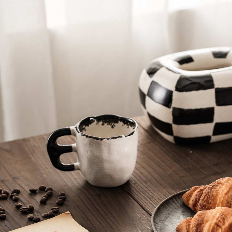 Meijiahui cuadrícula negra y blanca mano cerámica taza de café de alta calidad retro nicho wave point latte taza de menú