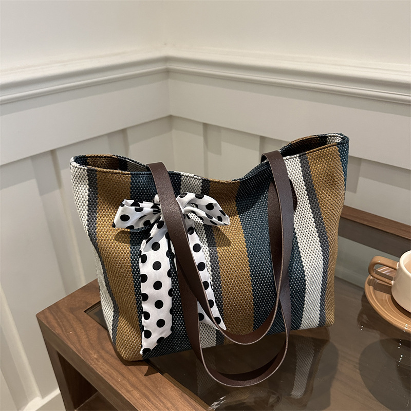 Bolso de hombro de nueva tendencia de invierno Bolso de mano de textura de lona de gran capacidad de moda Bolso de viaje casual simple