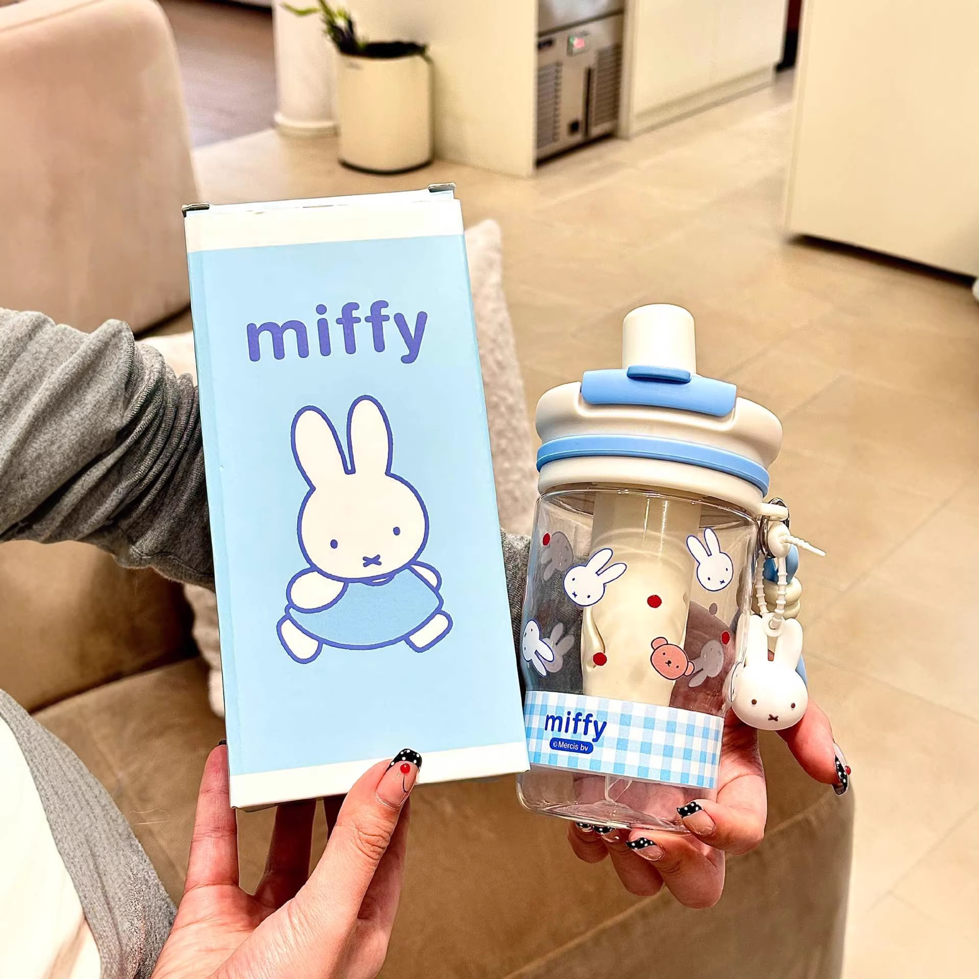 Caricatura encantadora bebida doble taza de agua tritan de alta capacidad para niñas cuerdas portátiles tazas de paja de plástico
