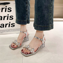 2025新款高跟鞋时尚水钻一字带银色粗跟鞋甜美淑女方头水晶凉鞋女
