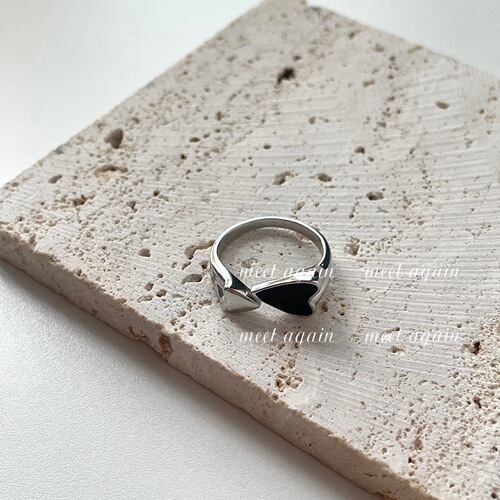 Korean simple black love ring, sweet and cool style ins design niche heart-shaped peach heart index finger ring accessories