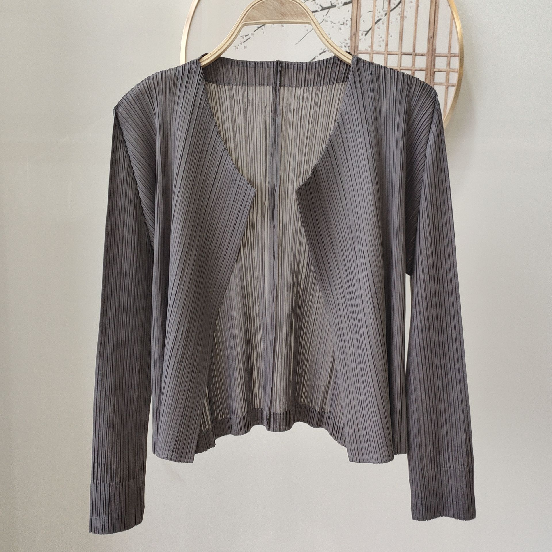 Cárdigan plisado de alta gama con calidad superior para otoño y primavera, chaqueta básica versátil de manga larga, delgada, de color sólido y corte ajustado.