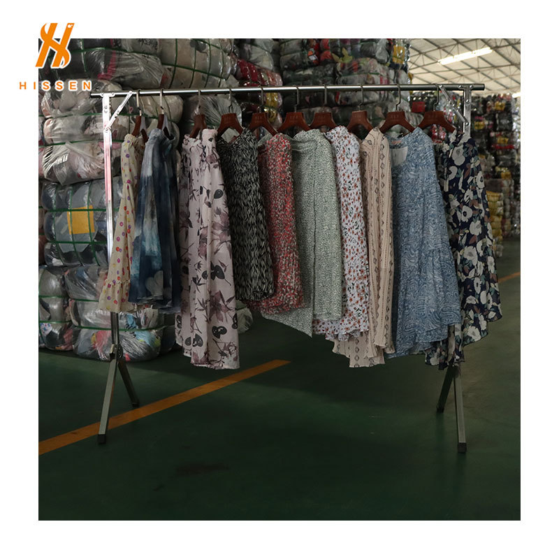 跨境二手服装工厂女士丝绸半身裙used ladies dress出口多米尼克