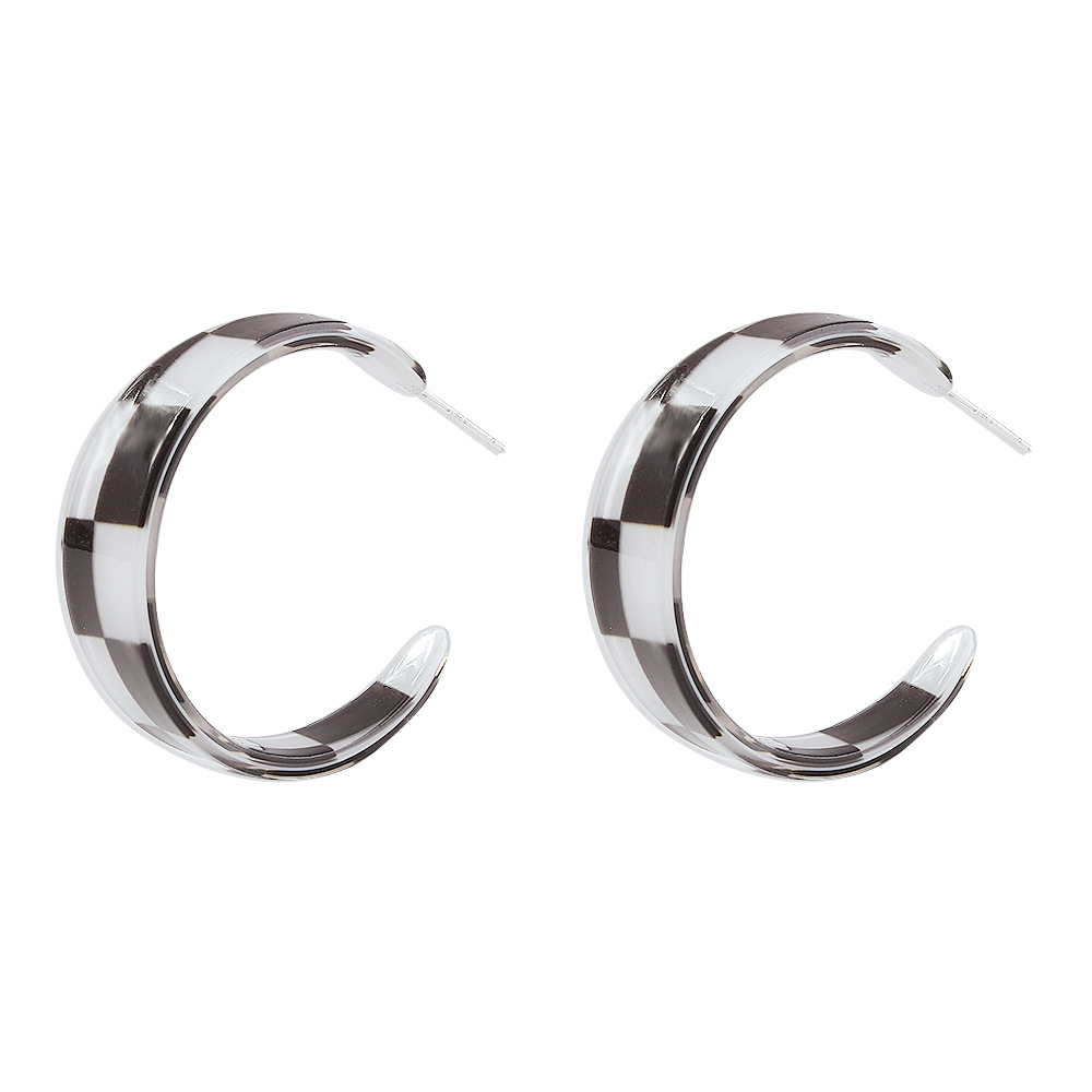 Retro Resin C-type Contrast Color Lattice Earrings Wholesale Nihaojewelry display picture 13