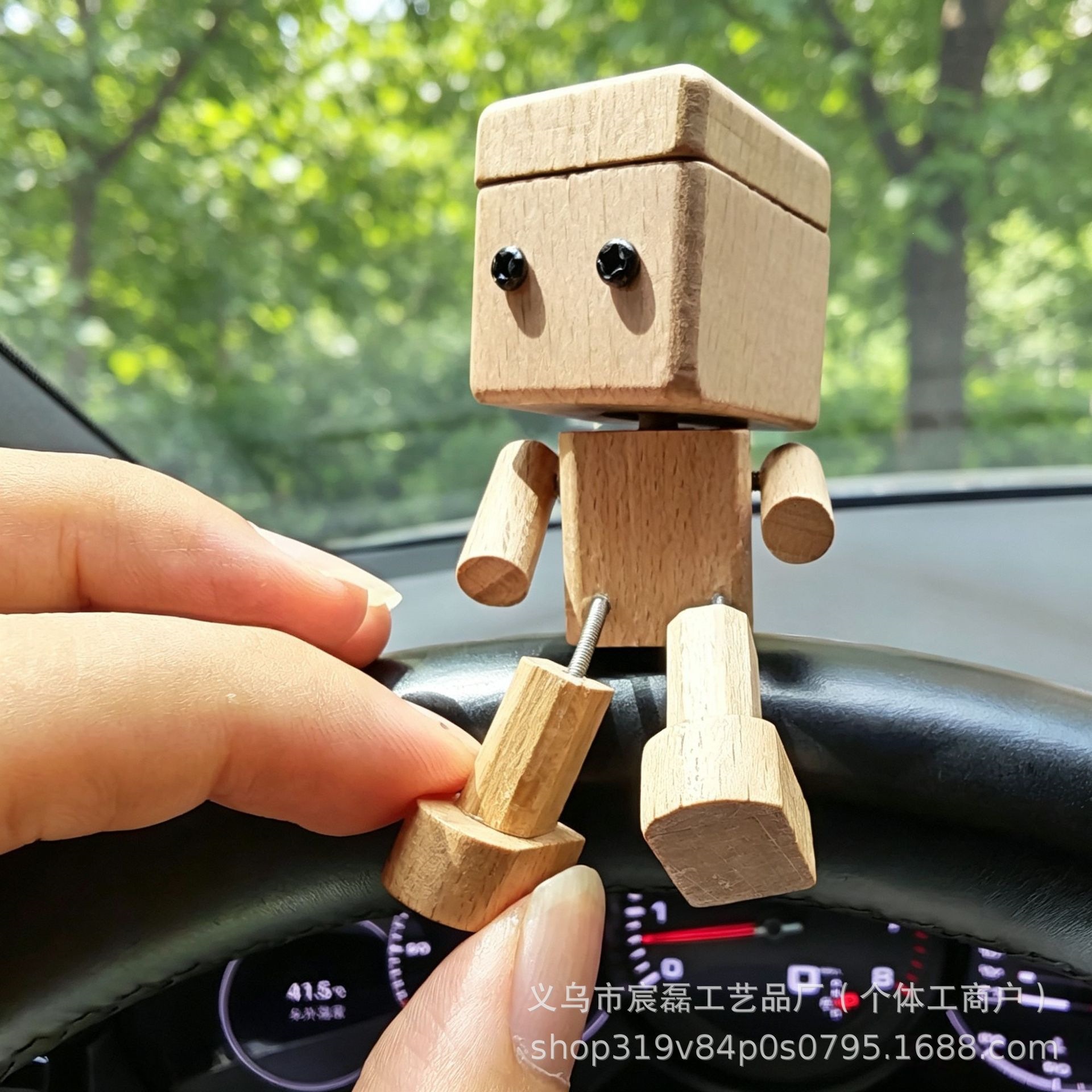Creative wooden figurine car ornament, car robot healing ornament, cute aromatherapy stress-relief car ornament