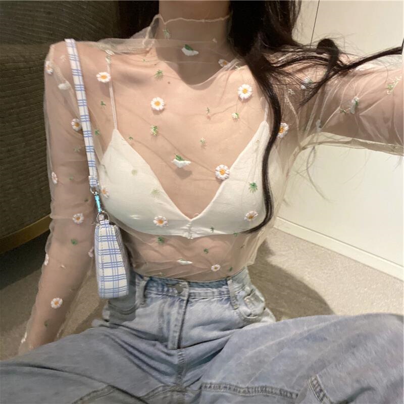 2021 Spring/Summer New Gentle Embroidered Floral Transparent Mesh Hong Kong Style Lace Base Layer Top 2021 Spring/Summer New Gentle Embroidered Floral Transparent Mesh Hong Kong Style Lace Base Layer Top