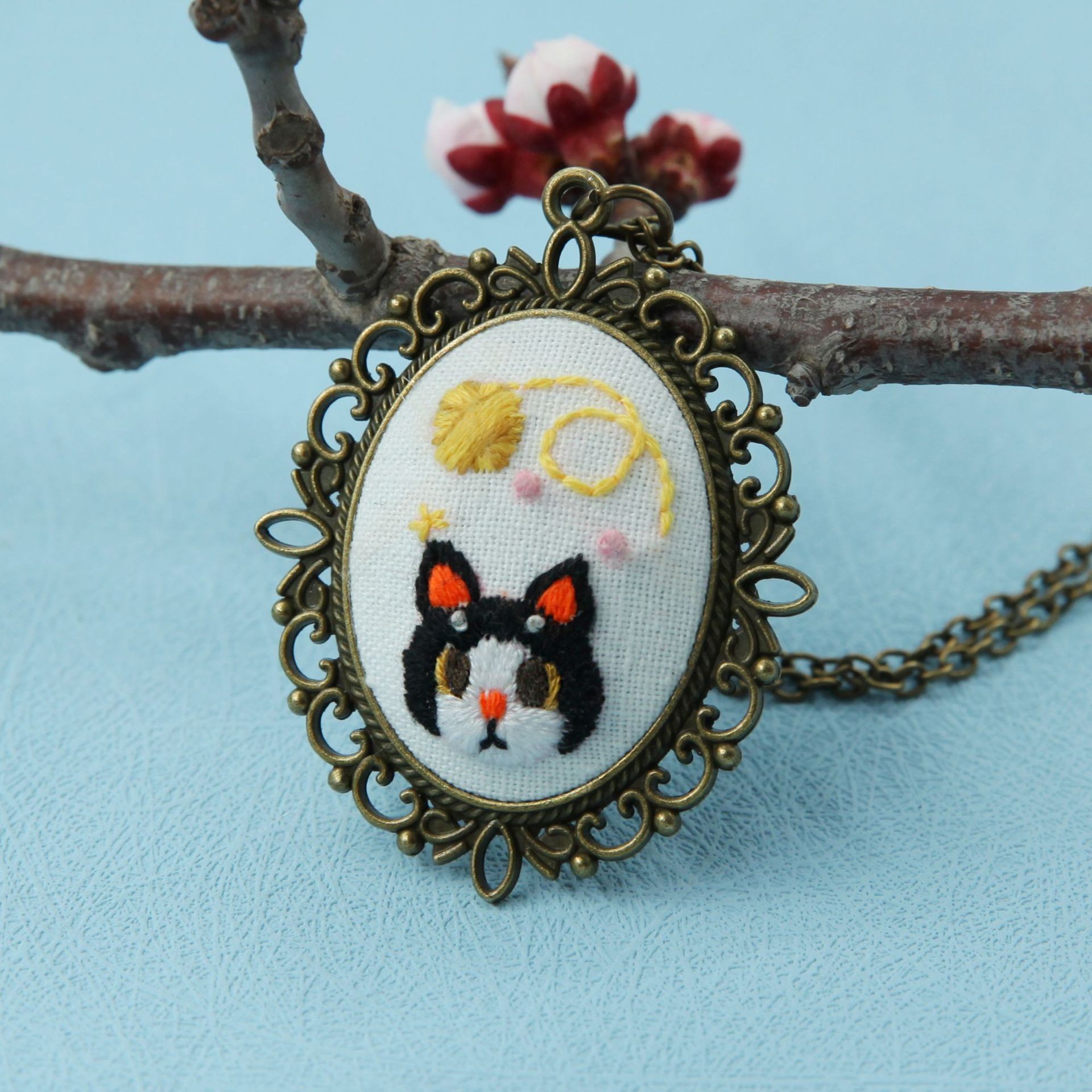 Bordado hecho a mano auto-bordado paquete de material de bricolaje Lu bordado producción regalo bordado girasol Margarita suéter COLLAR COLGANTE