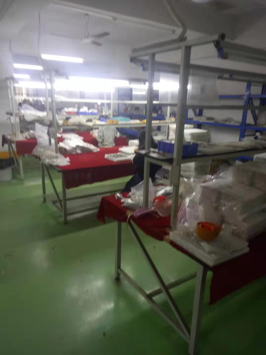 Kadınlar için çelik renkli titanyum çelik bileklik, elmas işlemeli, çok yönlü, şık, yüksek kaliteli, renk koruyucu, karışık stiller, toptan satış, yıldızlı desenli, işe gidip gelmek için modaya uygun.