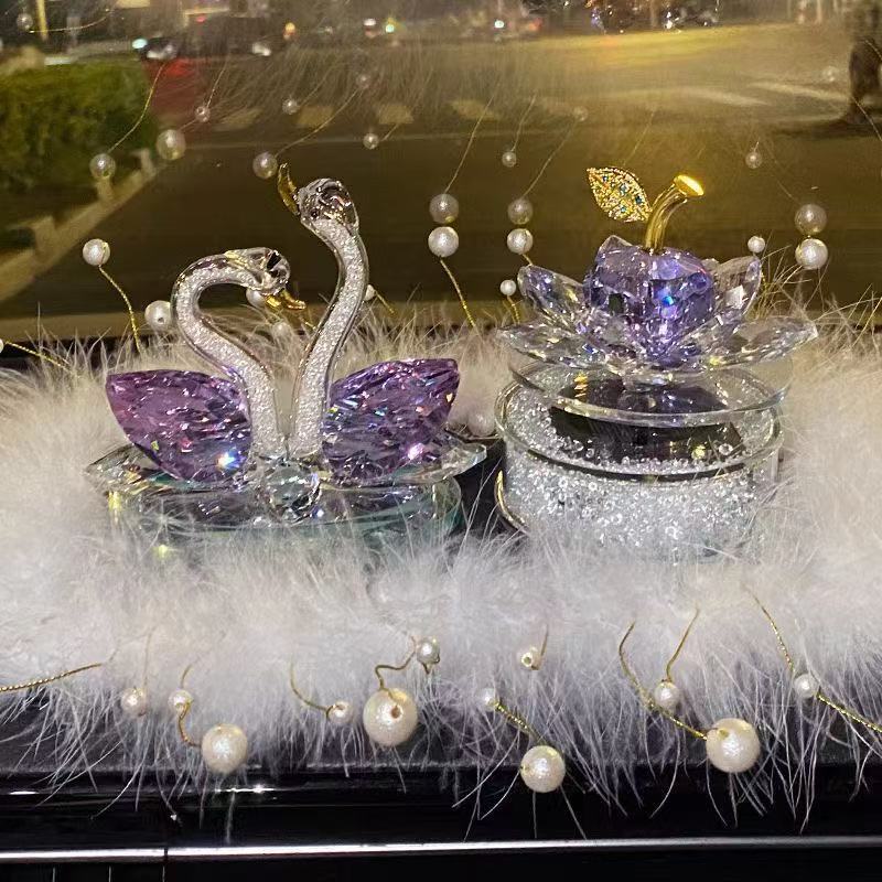 Car Ornaments Goddess Style Crystal Swan Car Perfume Holder High-End for Girls' Cars