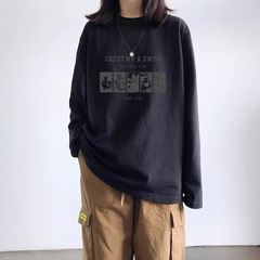 アメリカのレトロなファッションの長袖のtシャツの女性の春秋の新型の高級感の港の味のchiの純綿のカップルのtシャツの上着