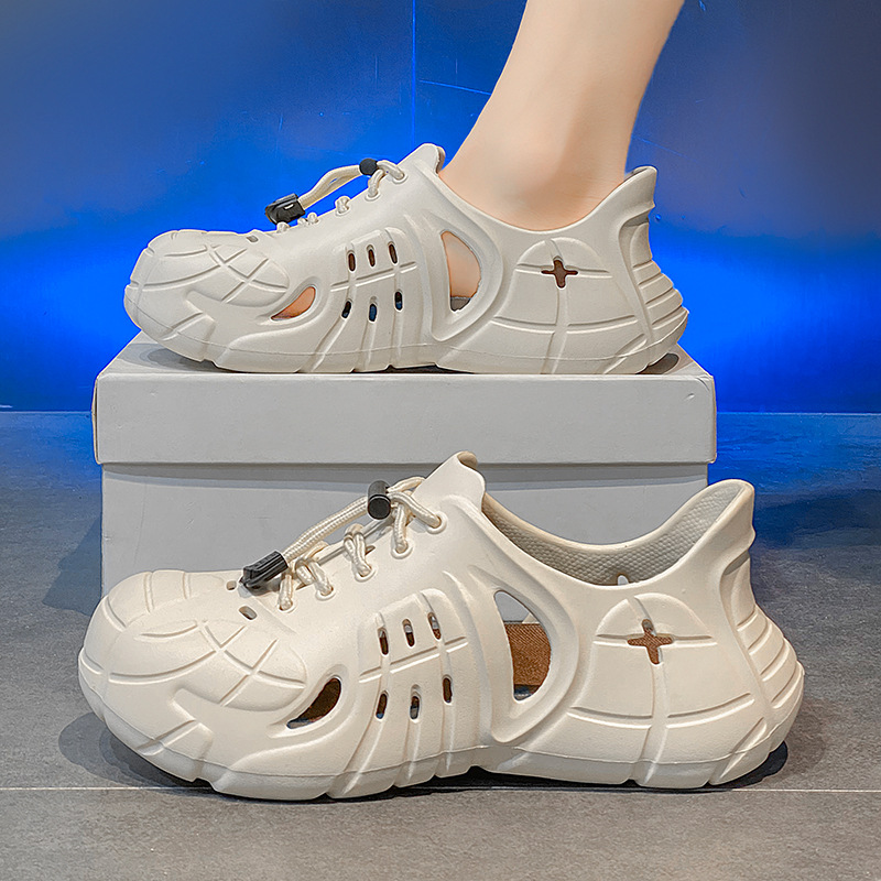 En nombre de los nuevos zapatos de vadeo deportivos de moda, zapatos con agujeros antideslizantes al aire libre de verano, sandalias Baotou ligeras de suela suave para hombres