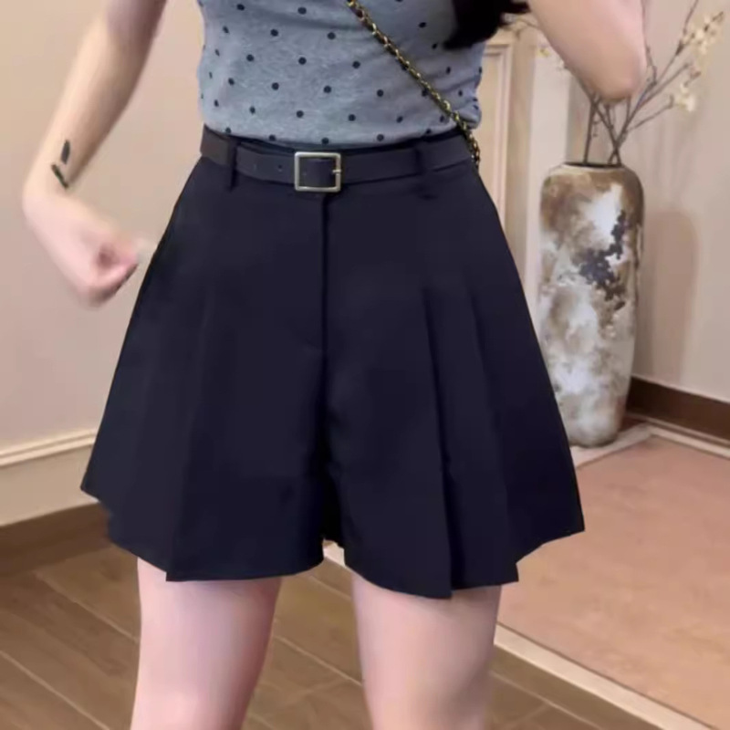 Black Suit Shorts for Women Summer 2025 New Style Small High-Waisted Slimming Look Thin A-Line Outer Wide-Leg Pants Skirt