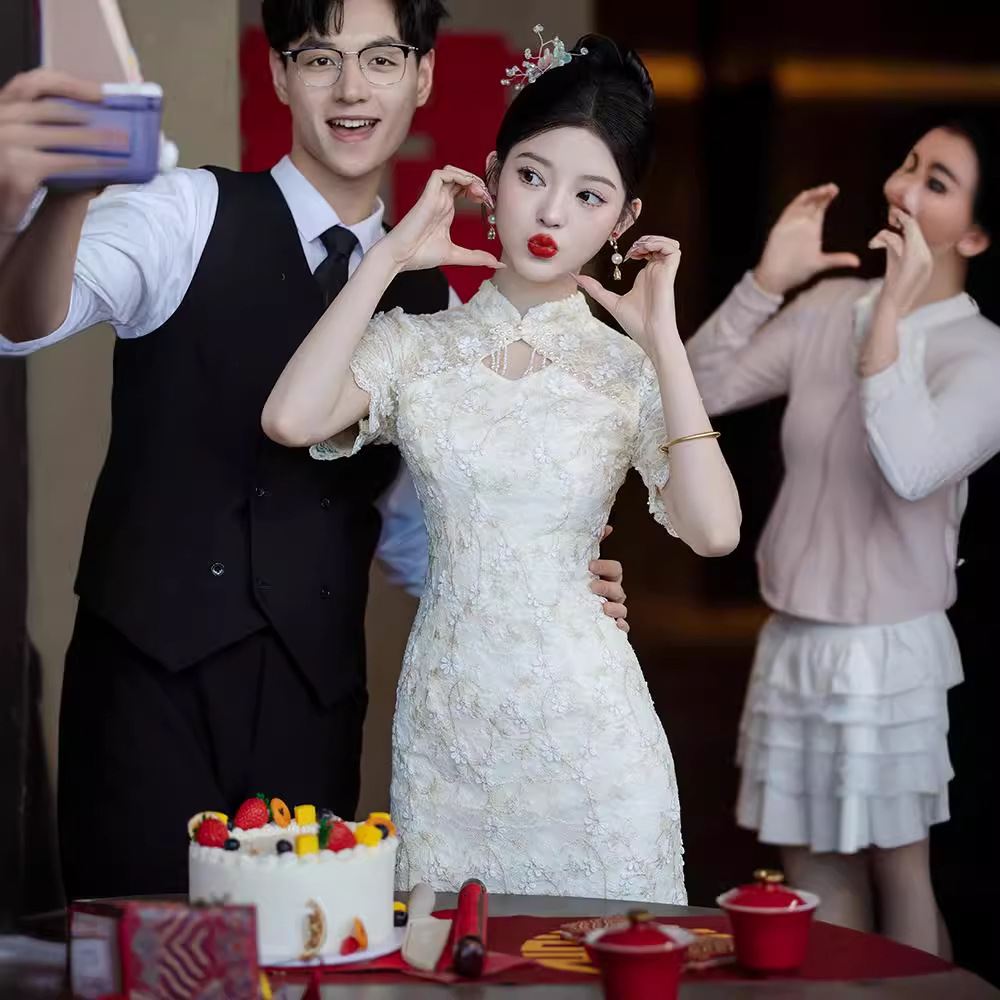 Champagne-Colored Cheongsam Toast Dress for Bride 2026 New Lace New Chinese Style Engagement Wedding Dress Women's Homecoming Casual Wear