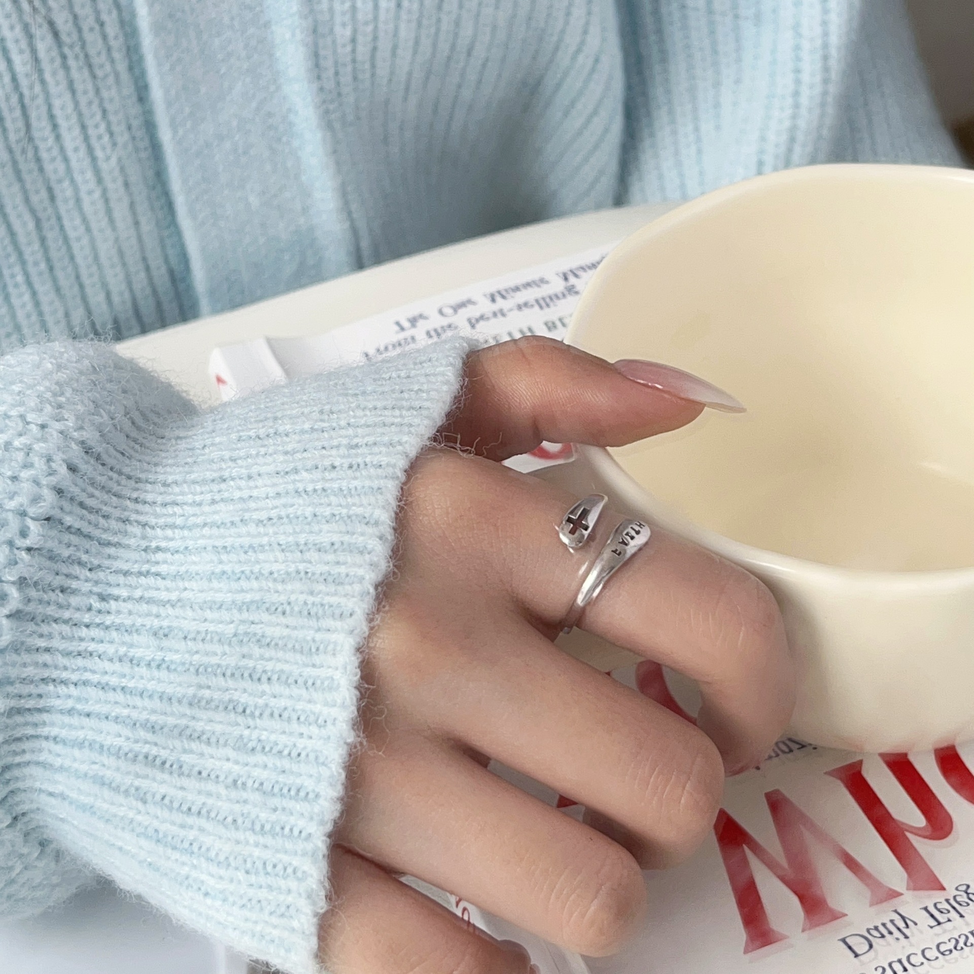 Geometric Retro Cross Ring High-end Hollow Designer Finger Ring_voghion.com